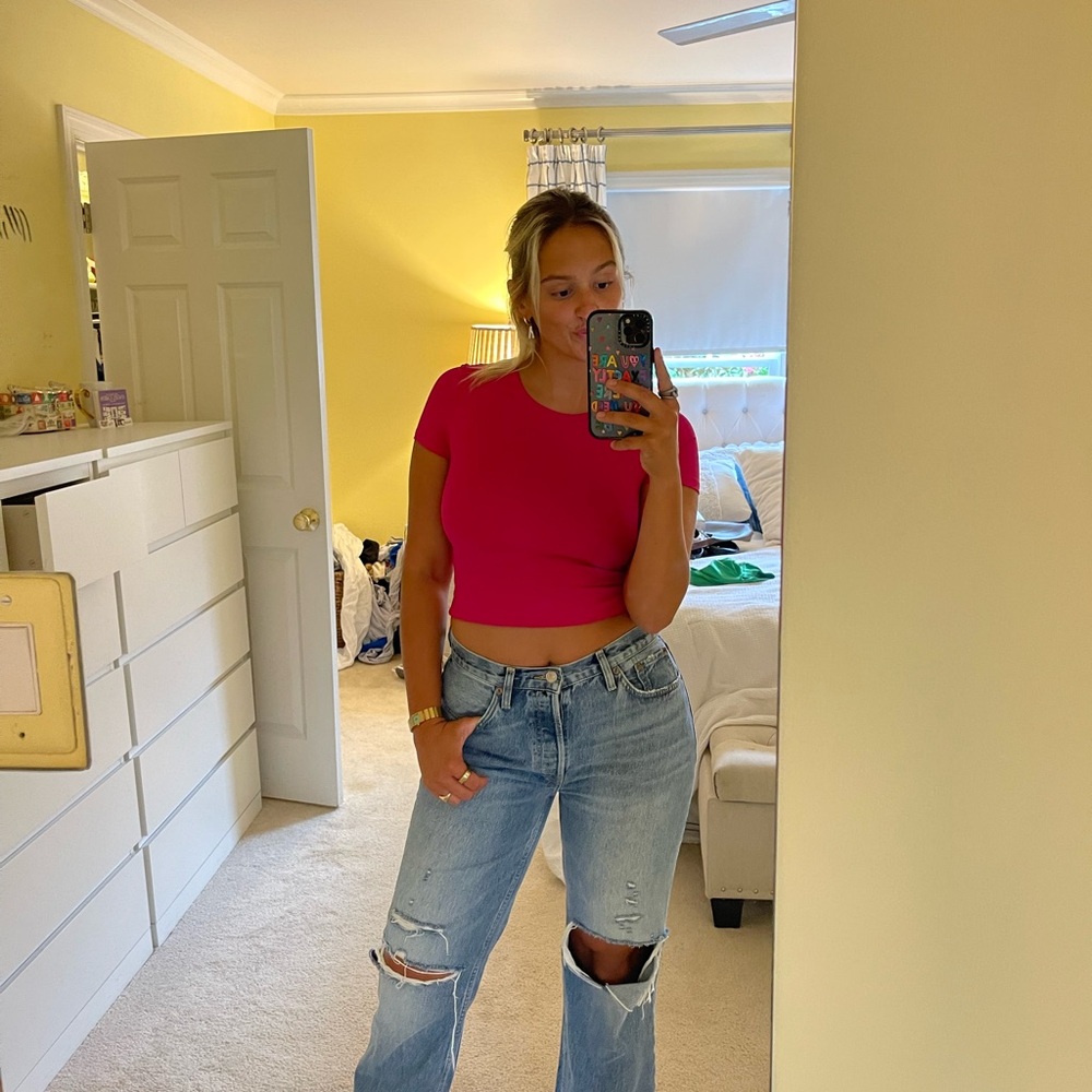 Aritzia Babaton pink top! Size small! Never worn and perfect condition